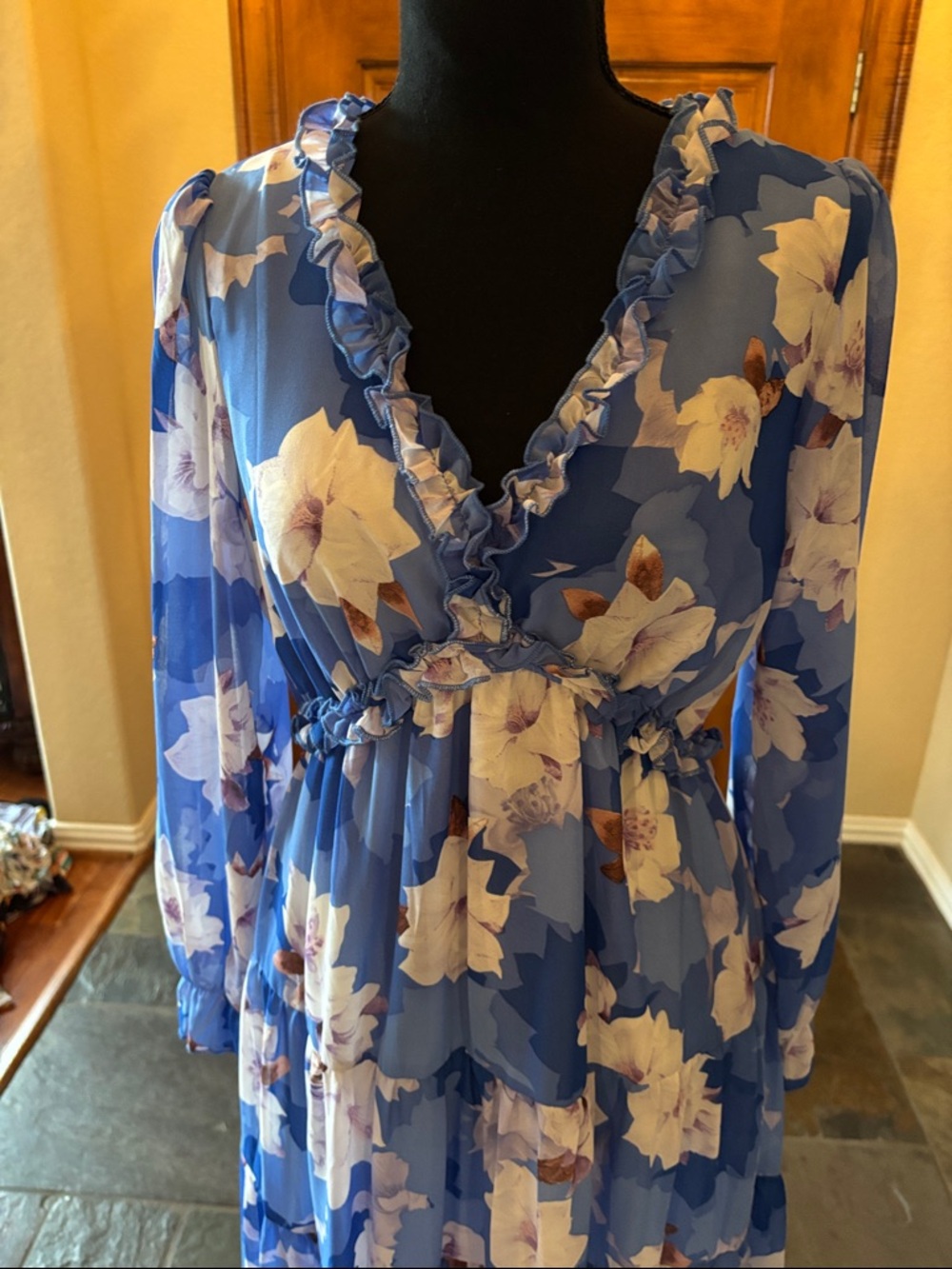 Source Unknown Blue and White Floral Tiered Maxi Dress - Picture 2 of 5